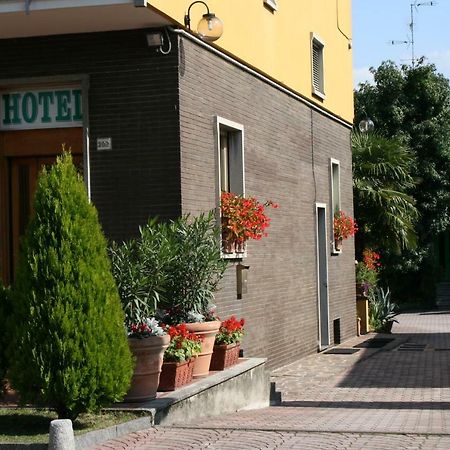 Albergo Nardini Lentate sul Seveso ภายนอก รูปภาพ